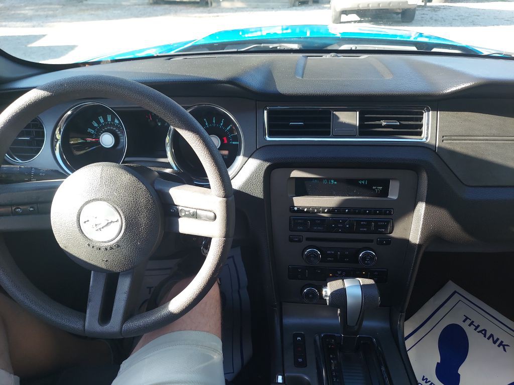 2011 Ford Mustang Image 11