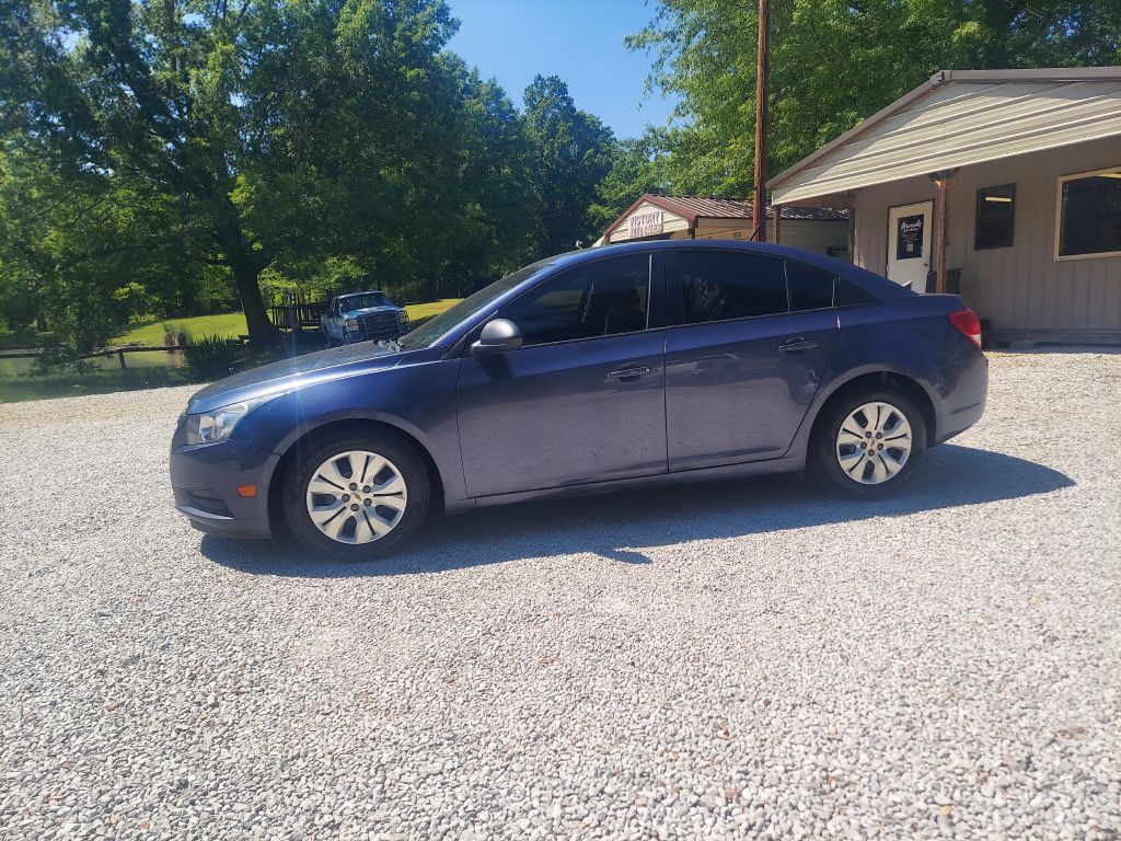 2014 Chevrolet Cruze Image 2