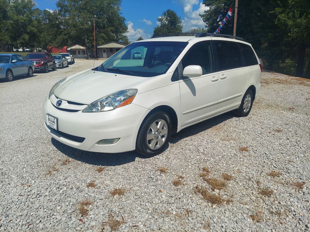 2009 Toyota Sienna Image 3