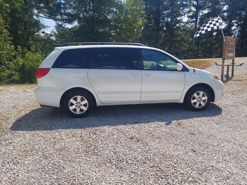 2009 Toyota Sienna Image 6