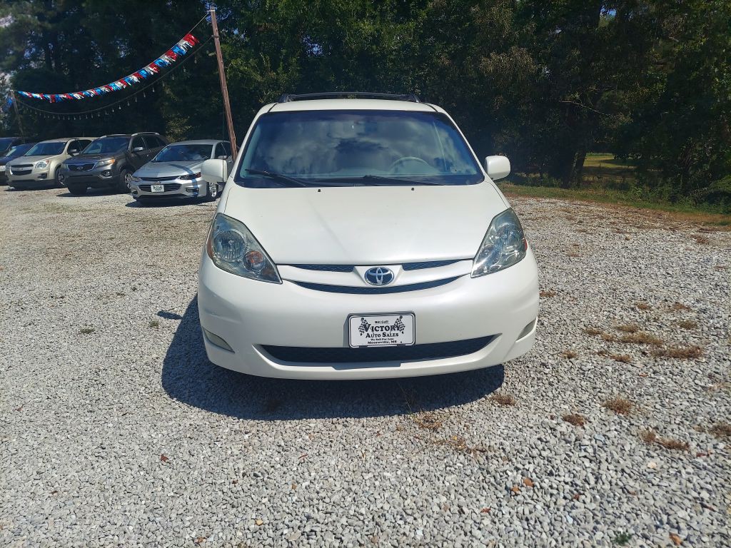 2009 Toyota Sienna Image 7