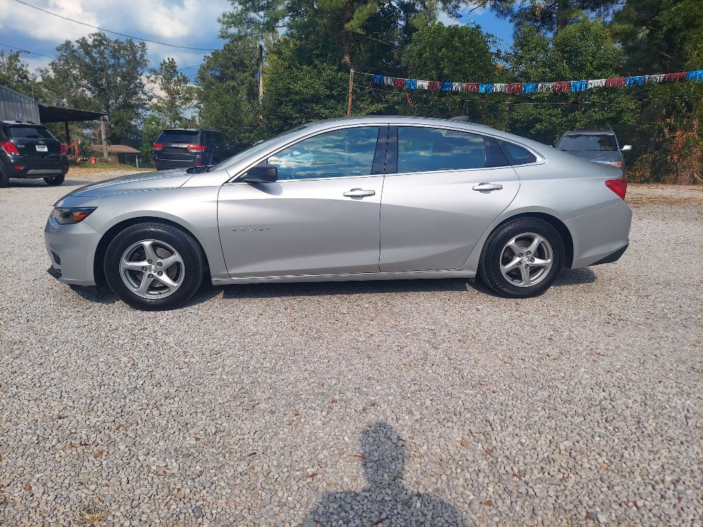 2017 Chevrolet Malibu Image 3