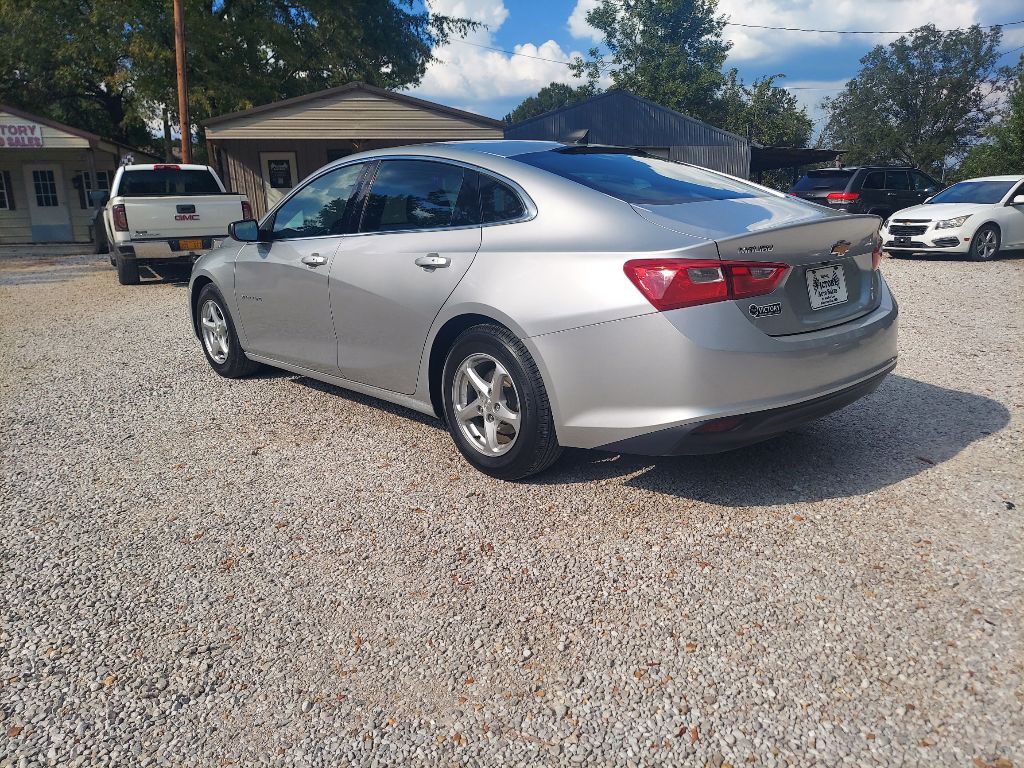 2017 Chevrolet Malibu Image 4