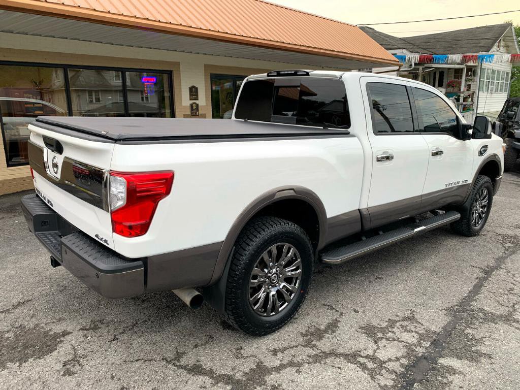 2019 Nissan Titan Image 5