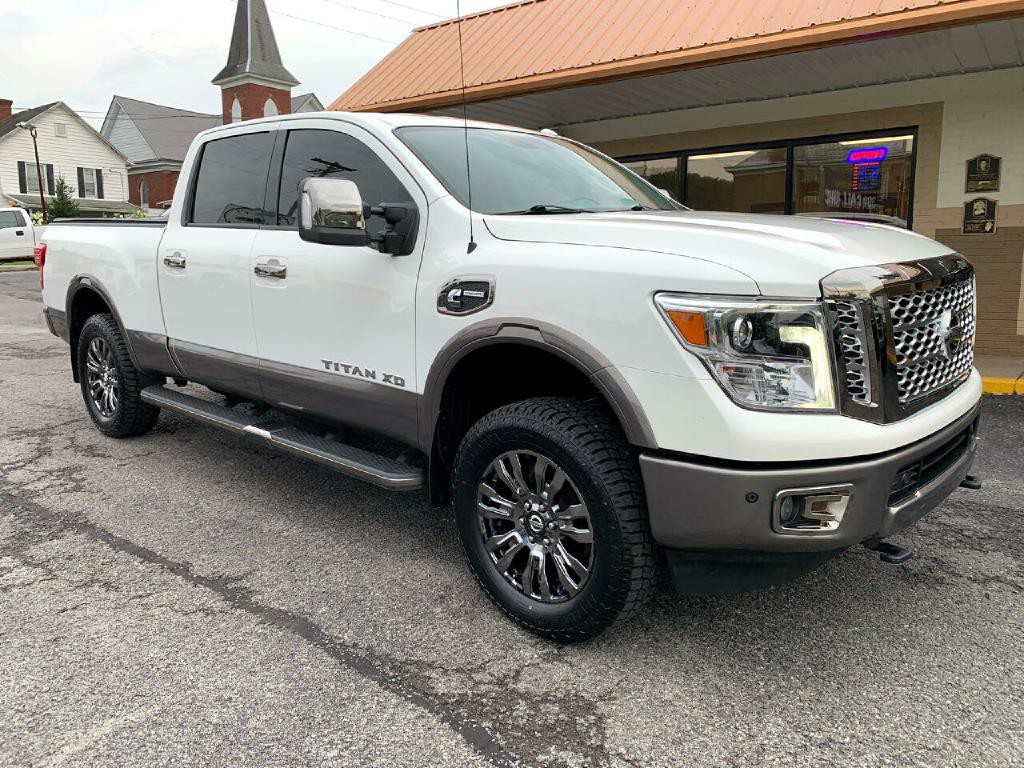2019 Nissan Titan Image 6