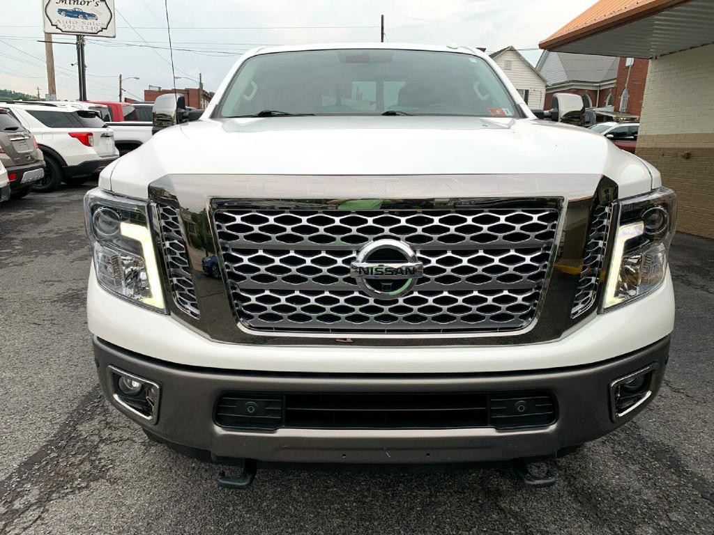 2019 Nissan Titan Image 8
