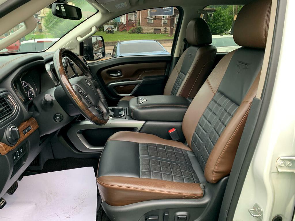 2019 Nissan Titan Image 16