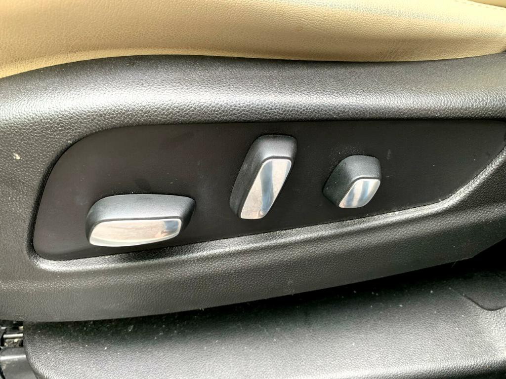 2017 Cadillac XT5 Image 12