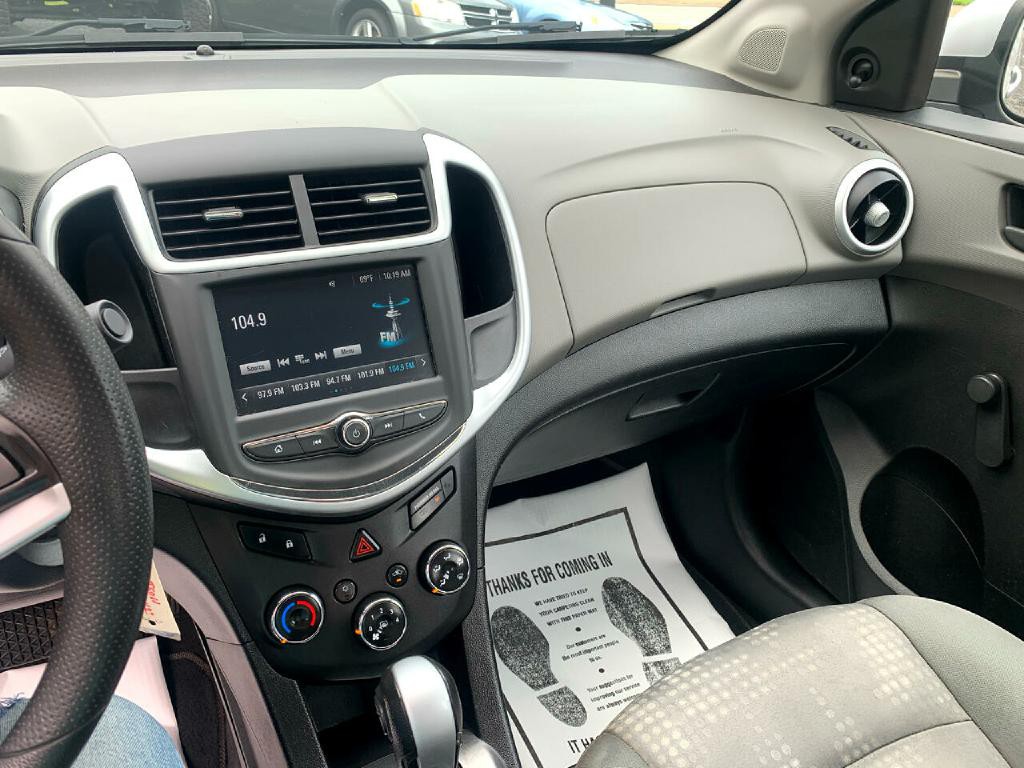 2017 Chevrolet Sonic Image 15