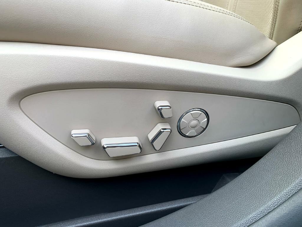 2020 Lincoln Nautilus Image 12