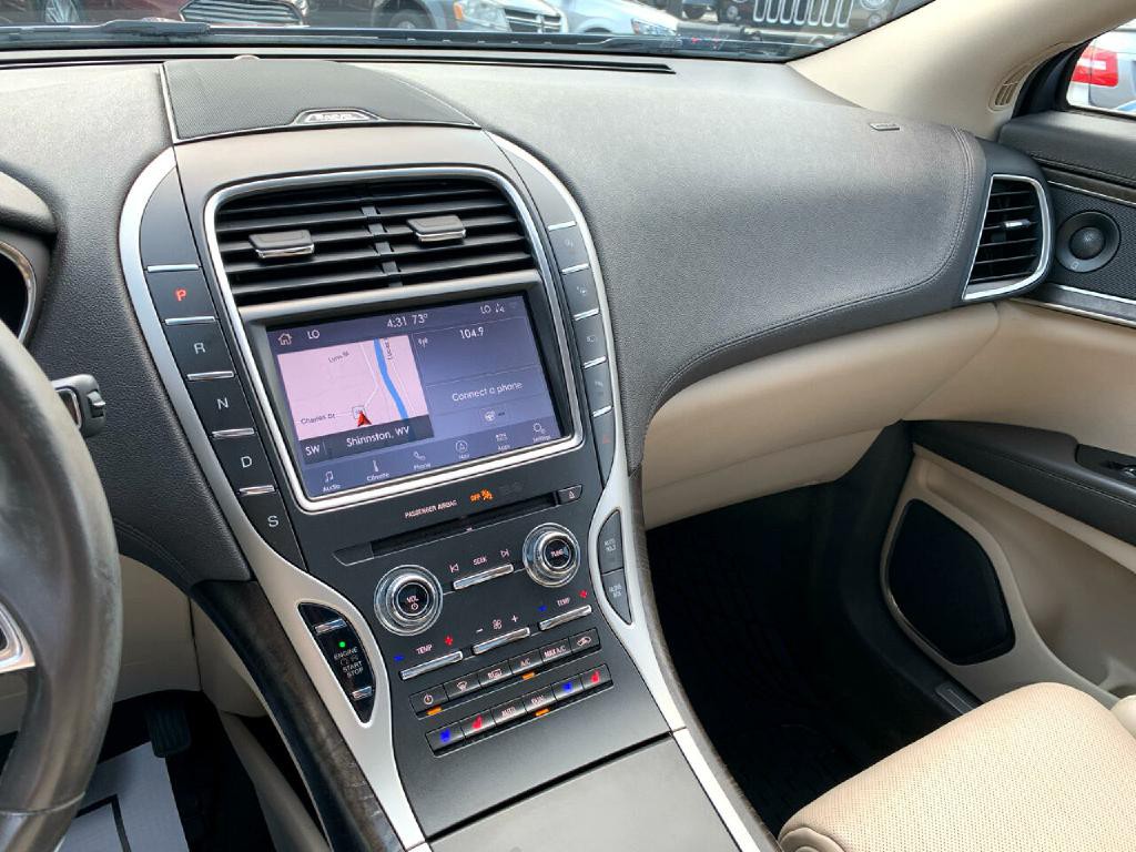 2020 Lincoln Nautilus Image 17