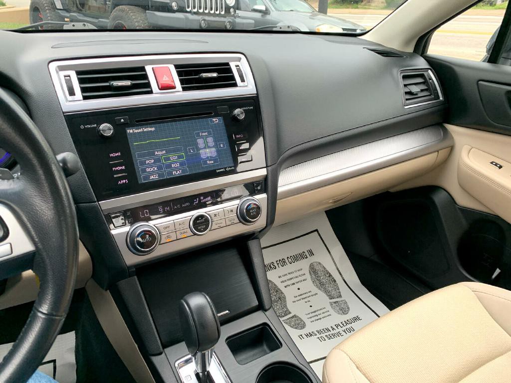 2016 Subaru Legacy Image 16