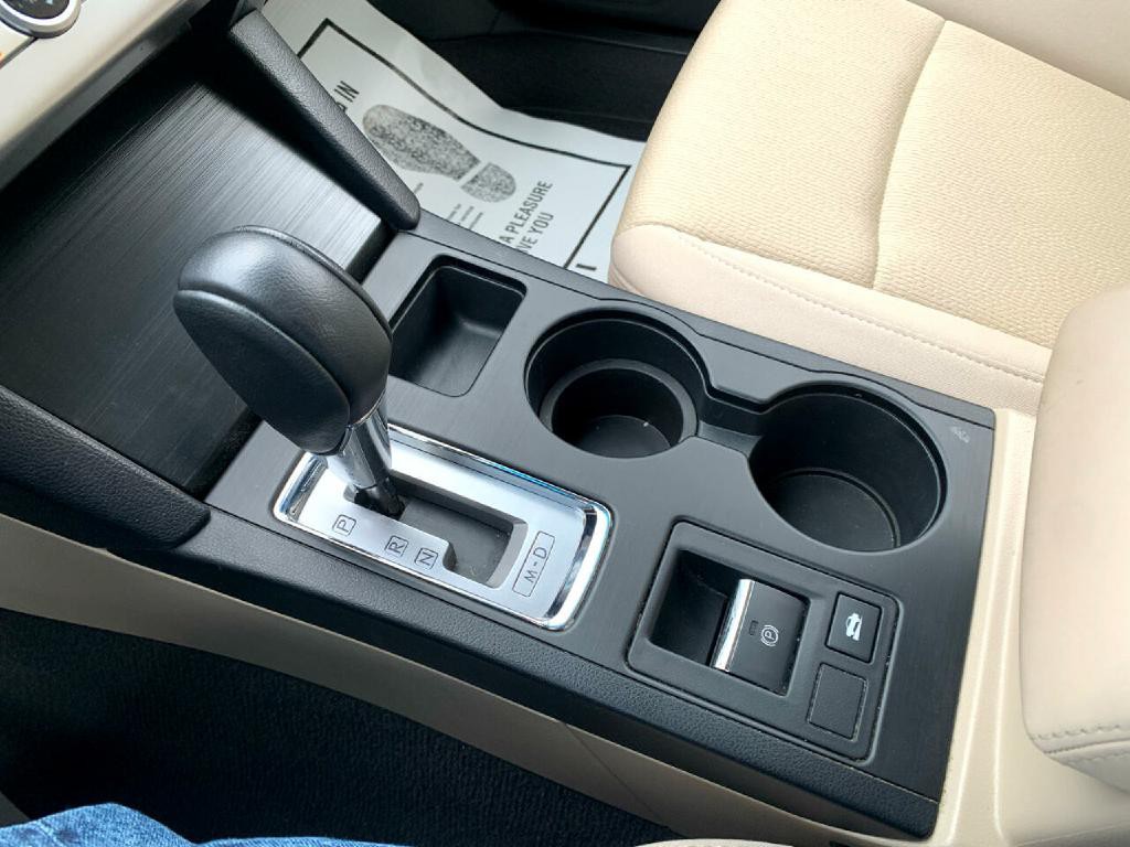 2016 Subaru Legacy Image 17