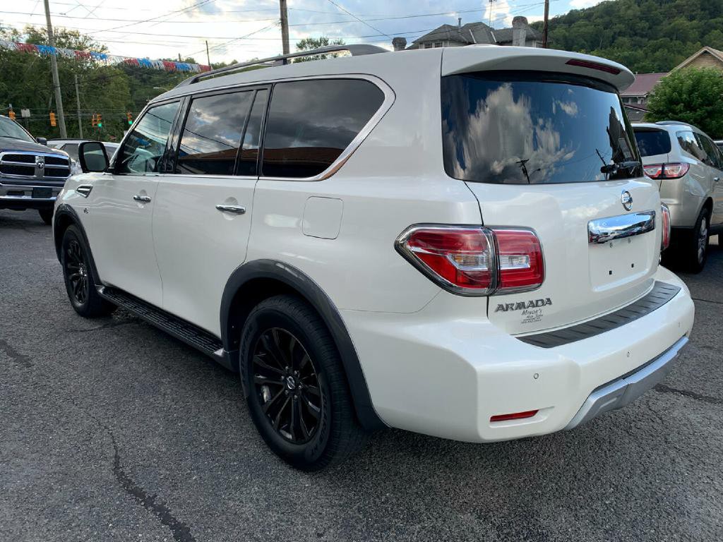 2017 Nissan Armada Image 3