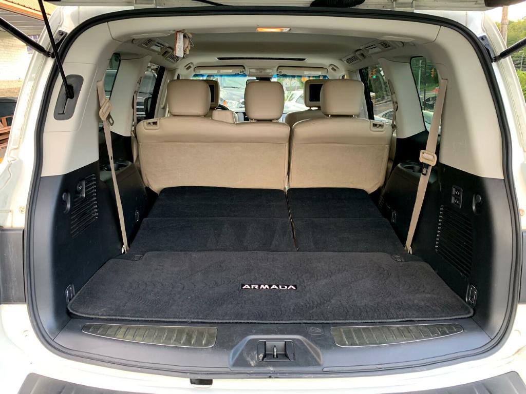 2017 Nissan Armada Image 12