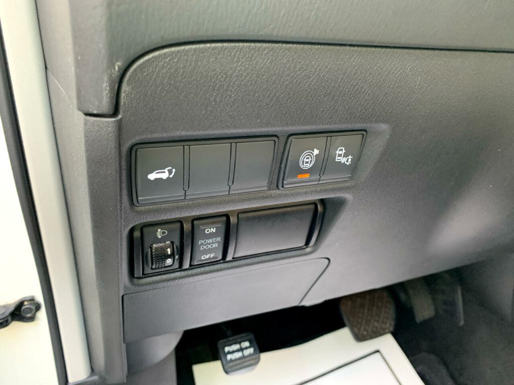 2017 Nissan Armada Image 19