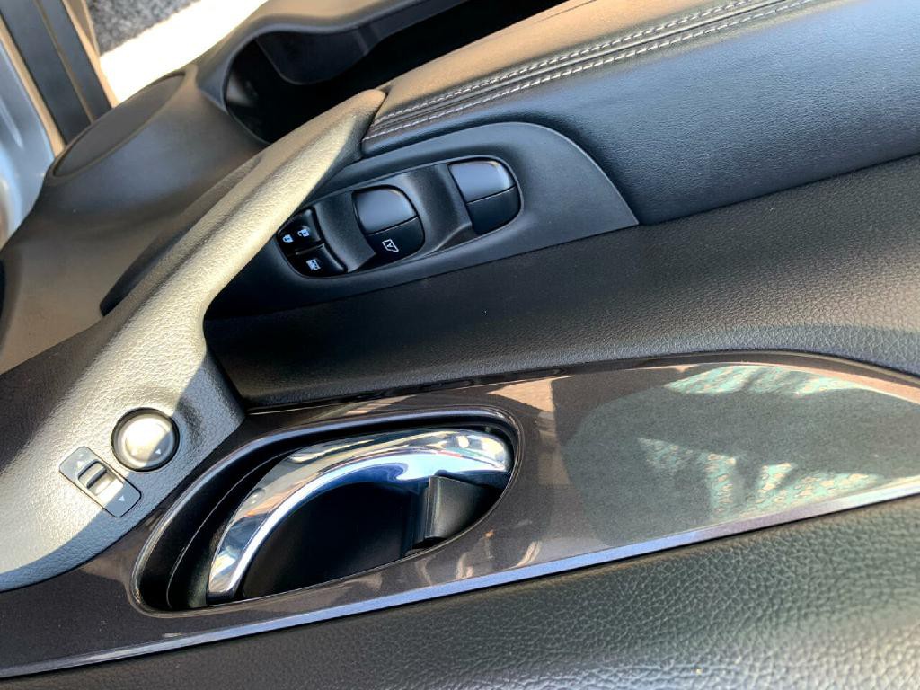 2019 Nissan Rogue Image 12
