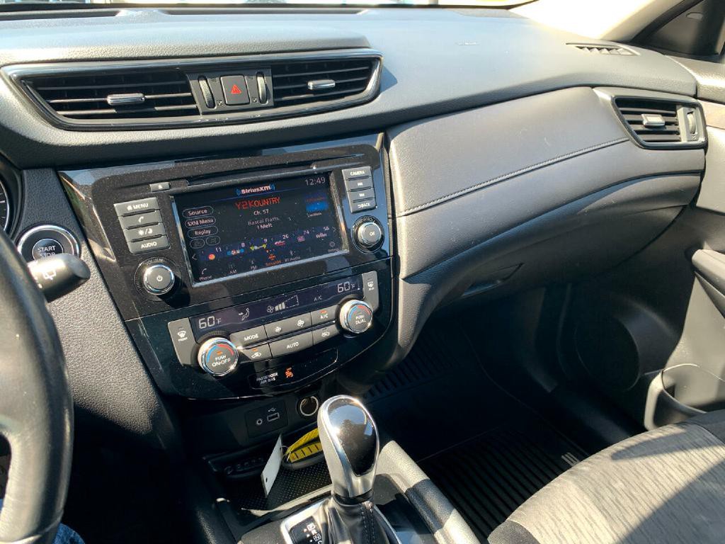2019 Nissan Rogue Image 18