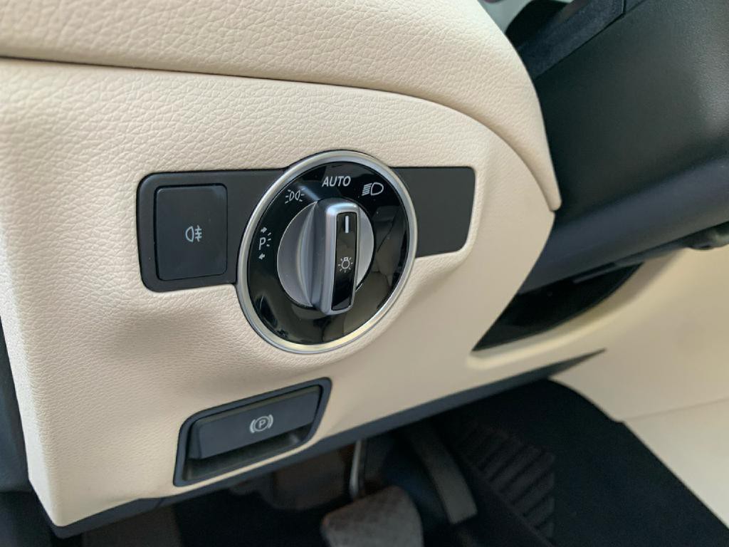 2017 Mercedes-Benz CLA-Class Image 12