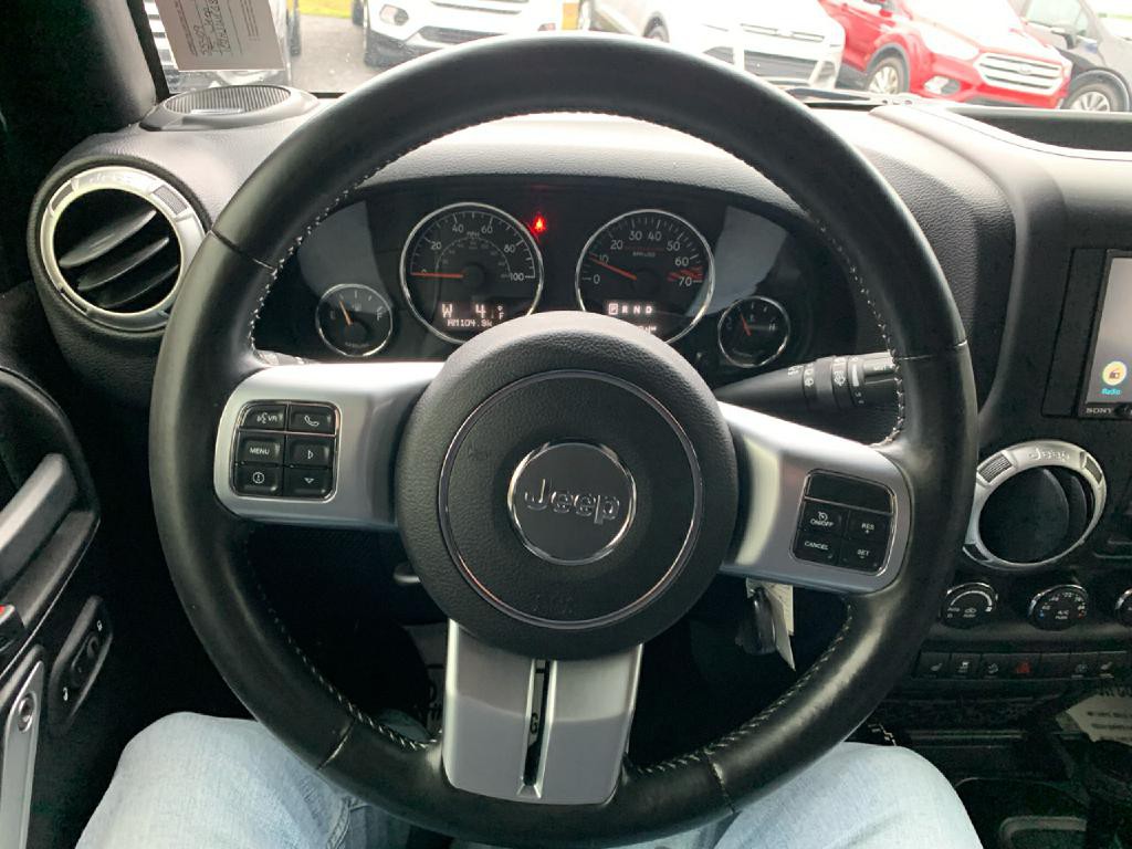 2015 Jeep Wrangler Image 18