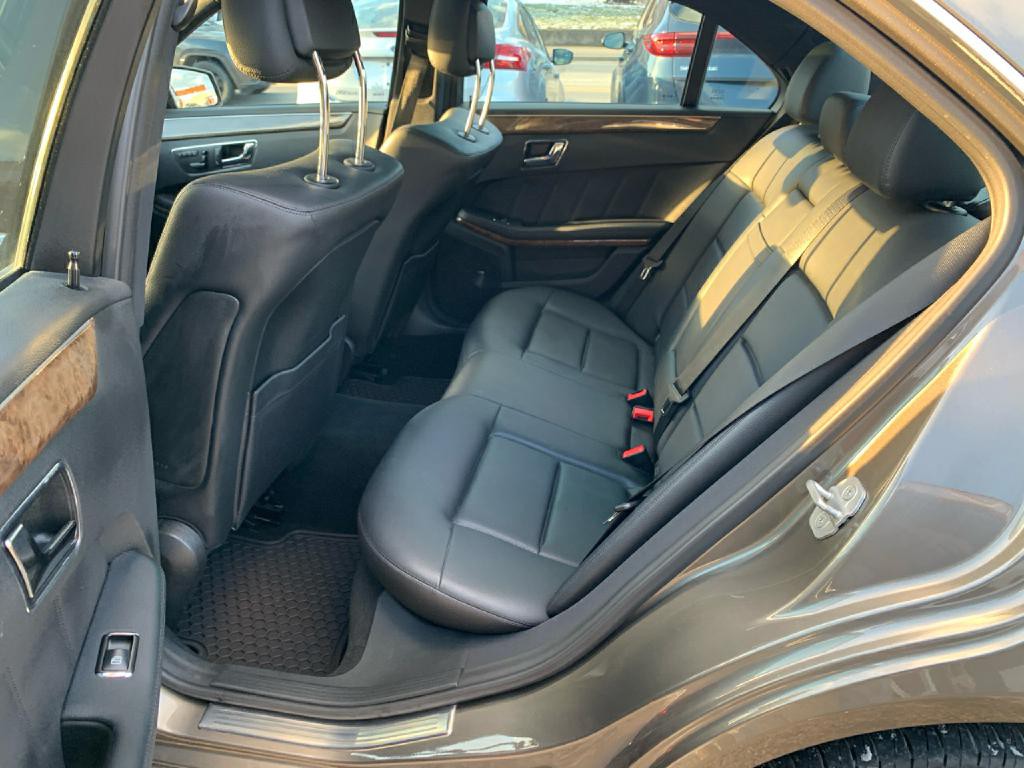 2010 Mercedes-Benz E-Class Image 8