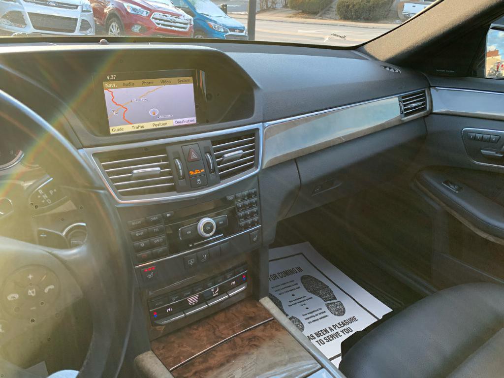 2010 Mercedes-Benz E-Class Image 14