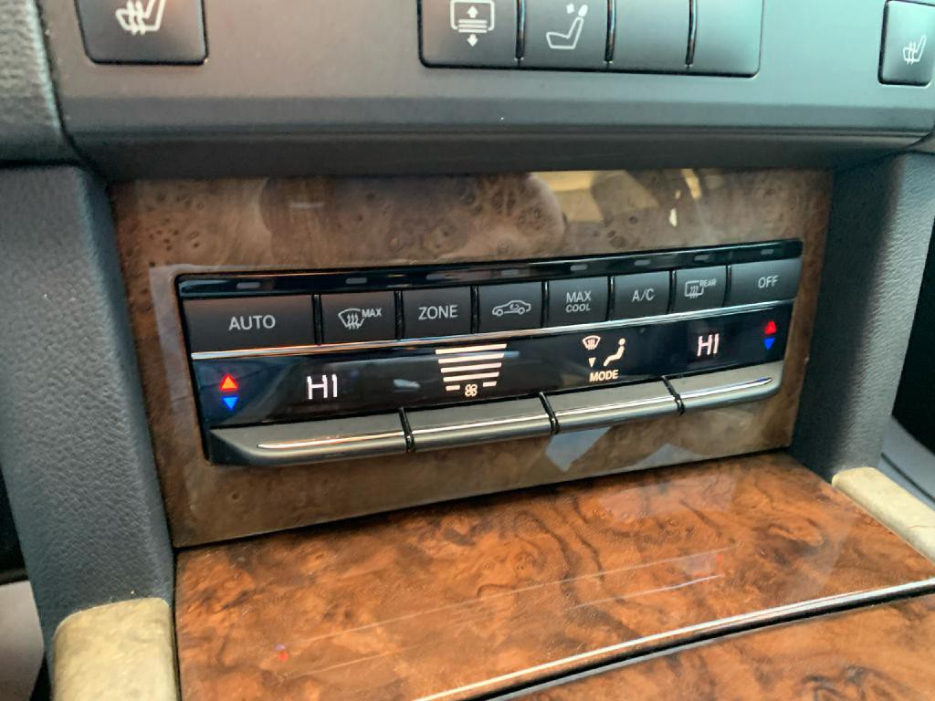 2010 Mercedes-Benz E-Class Image 16