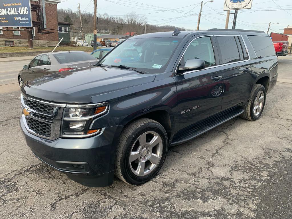 2019 Chevrolet Suburban Image 2