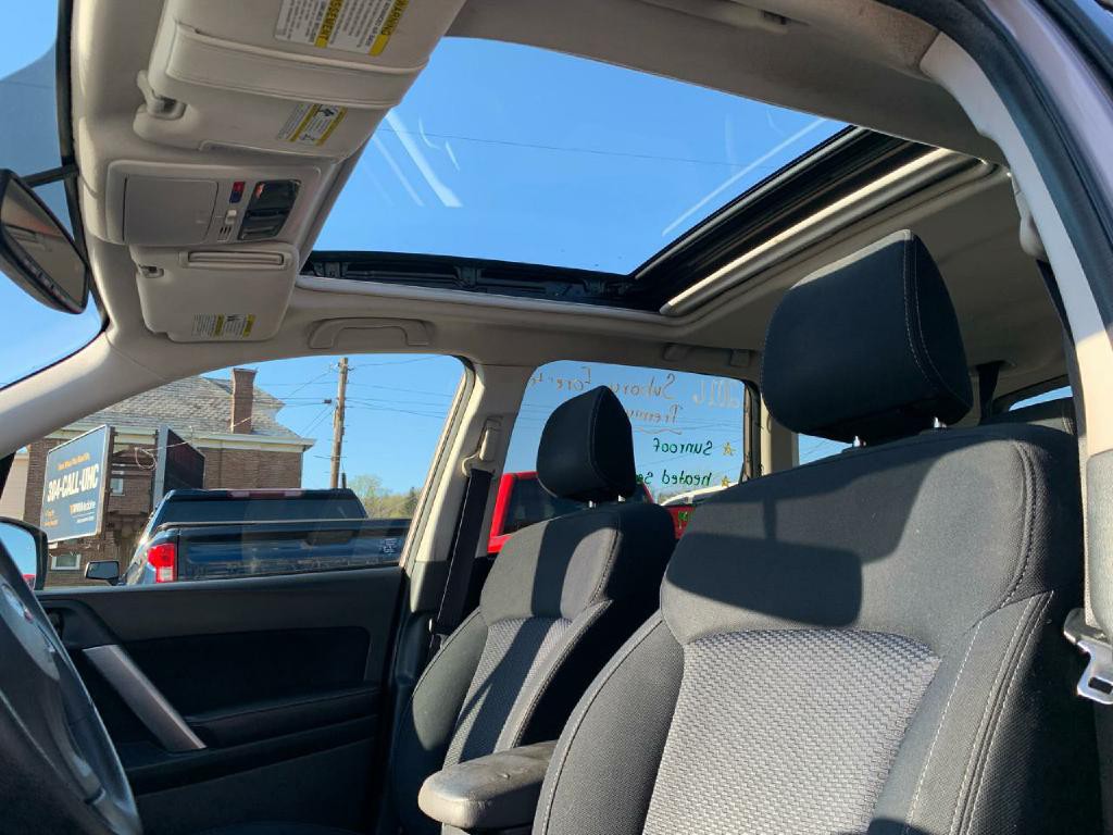 2016 Subaru Forester Image 12