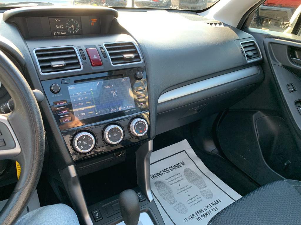 2016 Subaru Forester Image 16