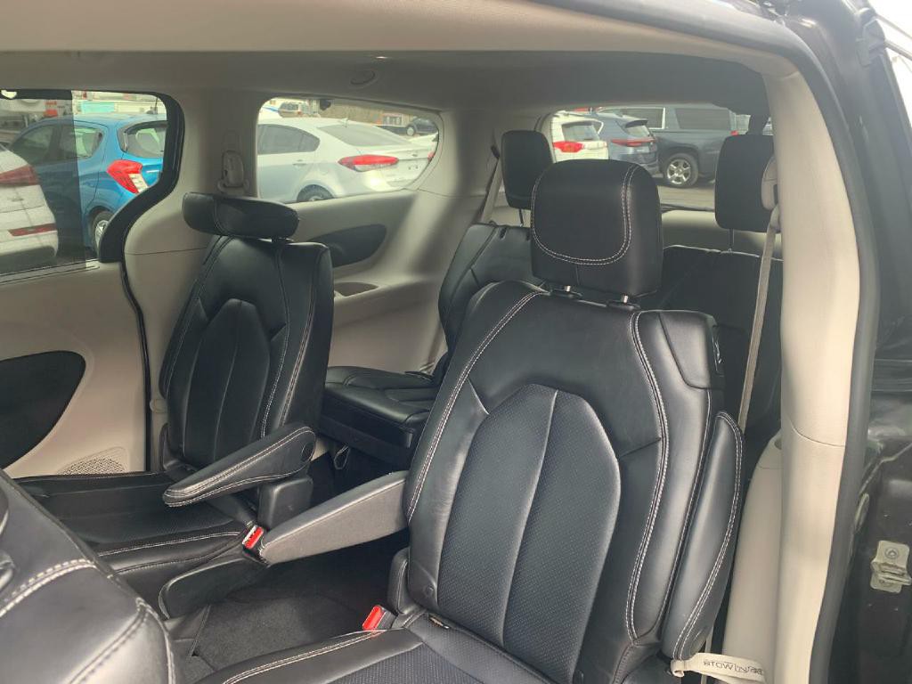 2023 Chrysler Pacifica Image 10