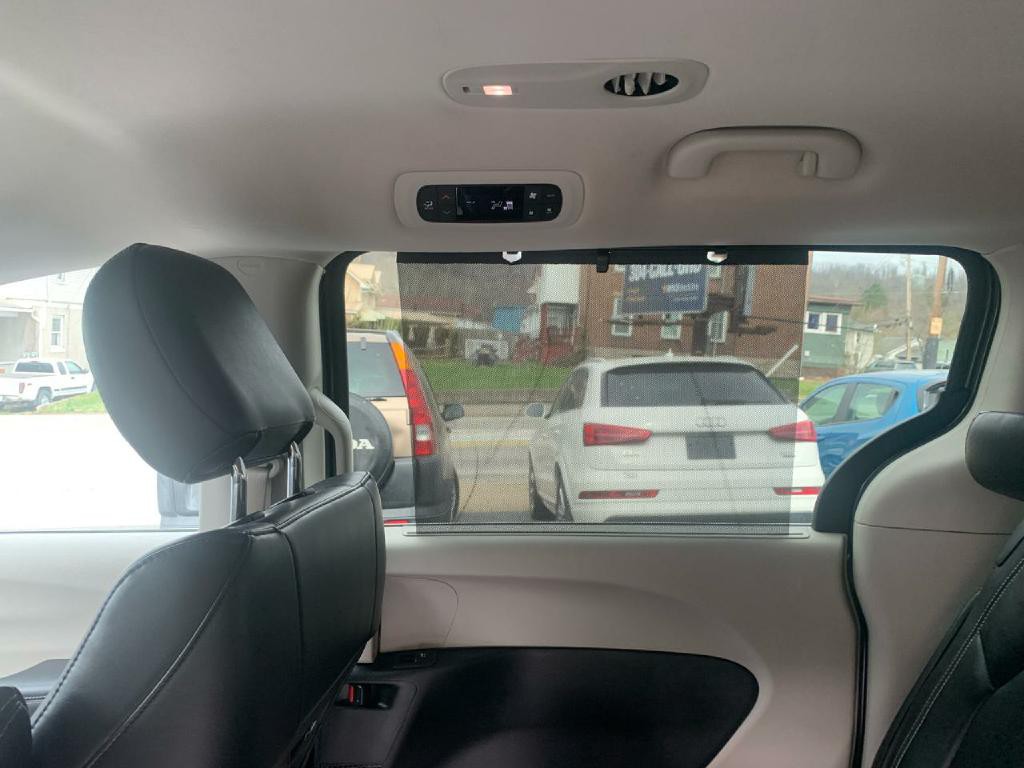 2023 Chrysler Pacifica Image 11
