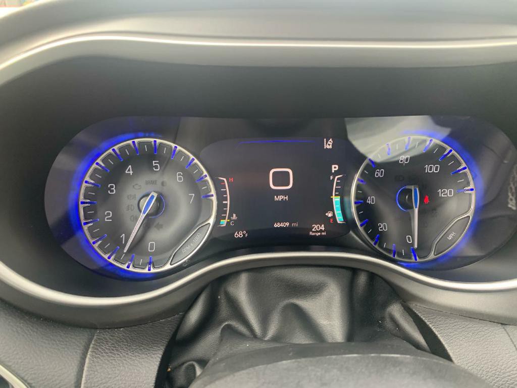 2023 Chrysler Pacifica Image 16