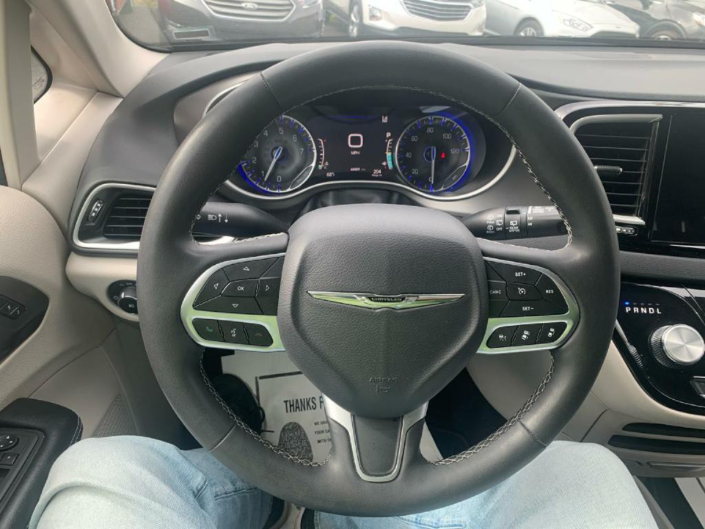 2023 Chrysler Pacifica Image 17