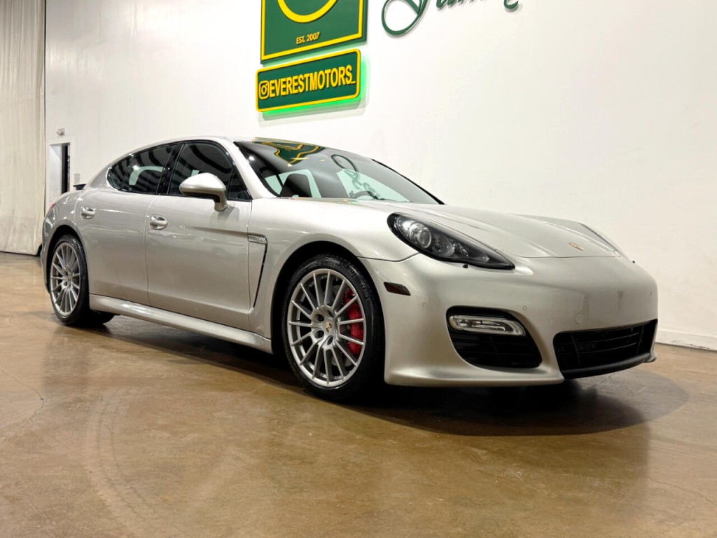 2013 Porsche Panamera Image 2