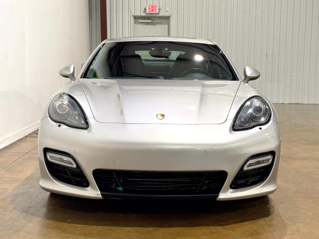 2013 Porsche Panamera Image 2