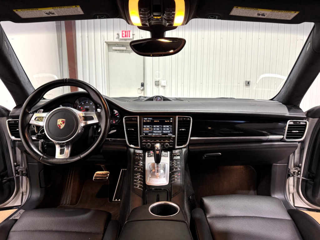2013 Porsche Panamera Image 17