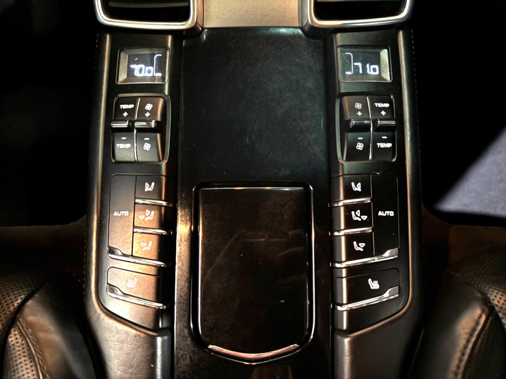2013 Porsche Panamera Image 26