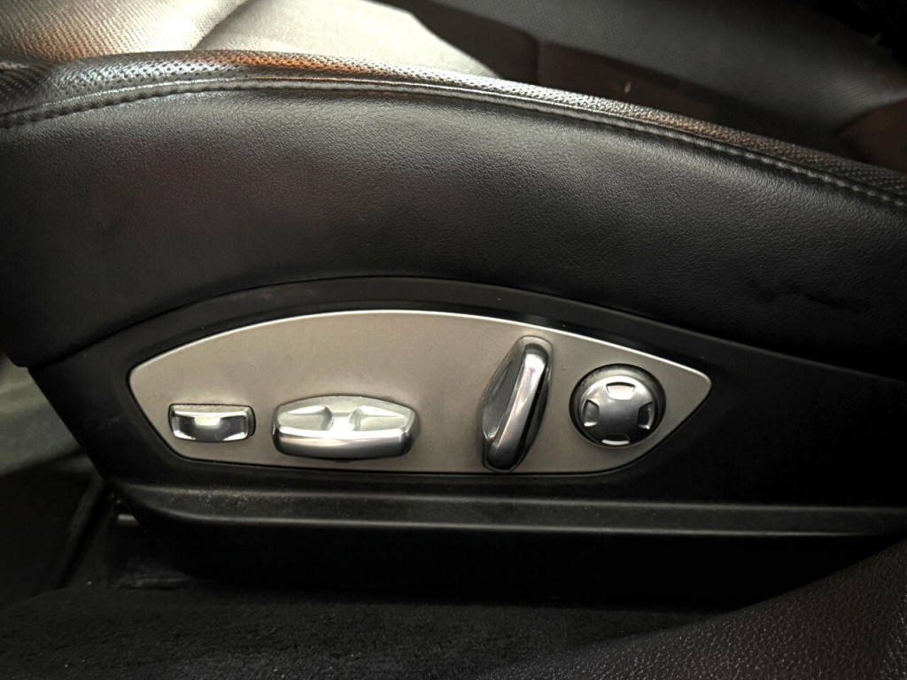 2013 Porsche Panamera Image 31