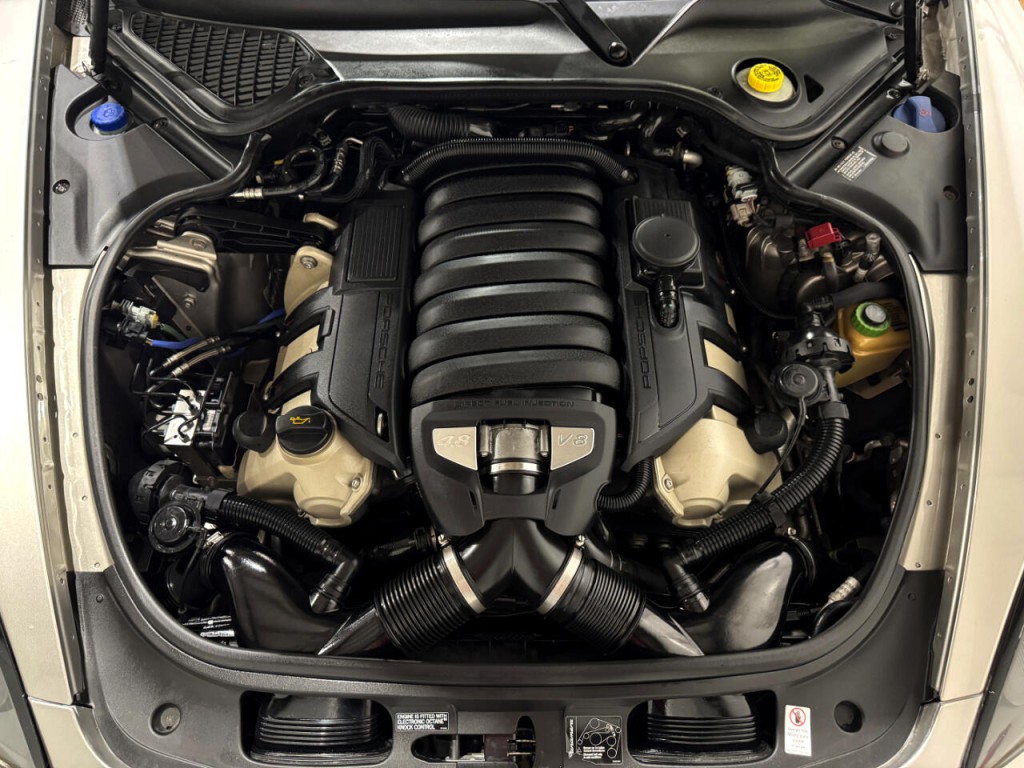 2013 Porsche Panamera Image 38