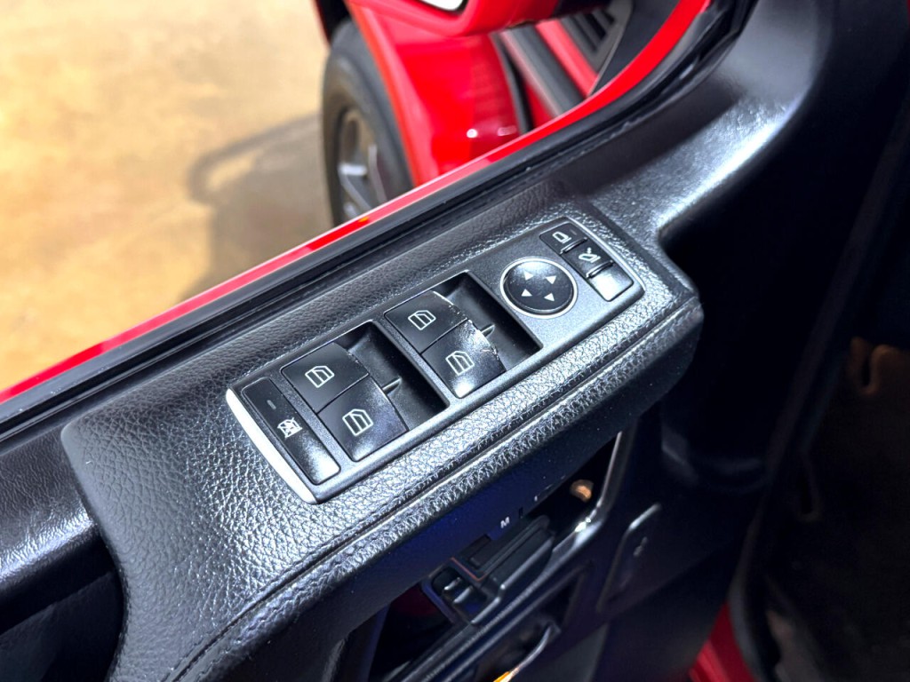 2016 Mercedes-Benz G-Class Image 27