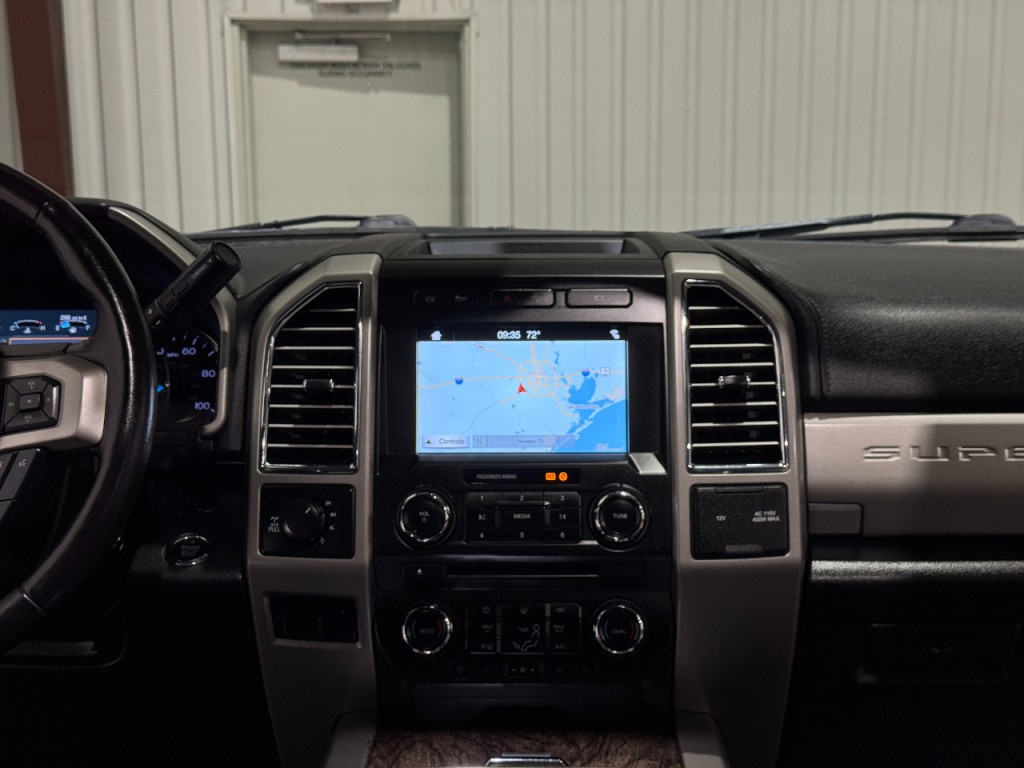 2017 Ford F-350 Image 18
