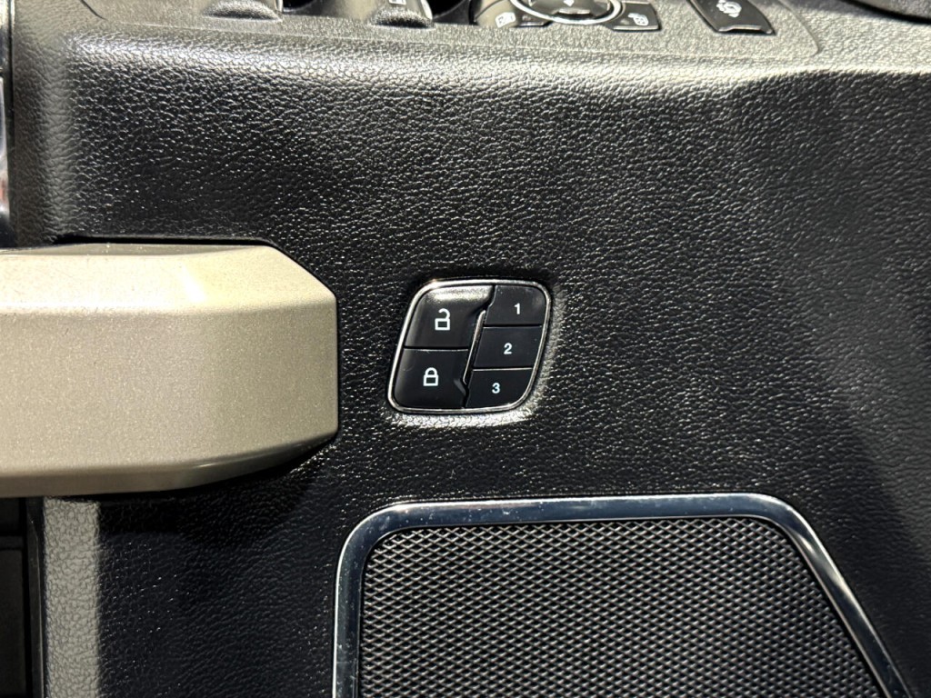 2017 Ford F-350 Image 30