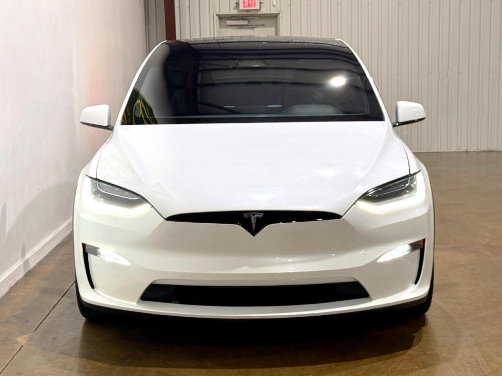2022 Tesla Model X Image 2