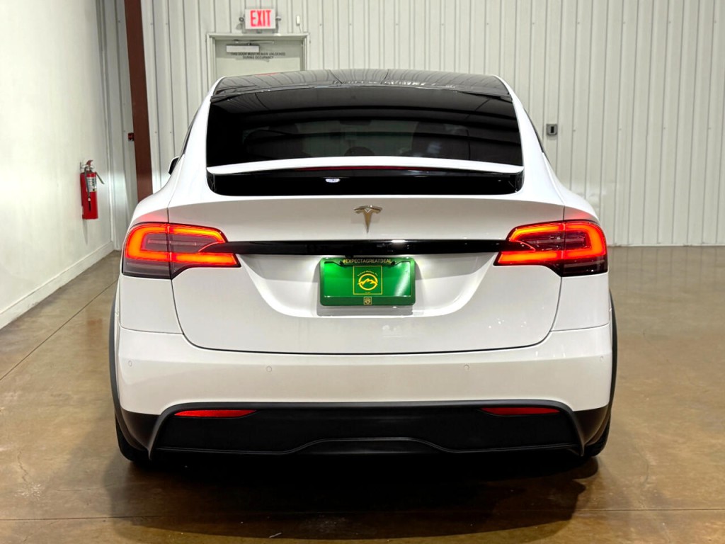 2022 Tesla Model X Image 6