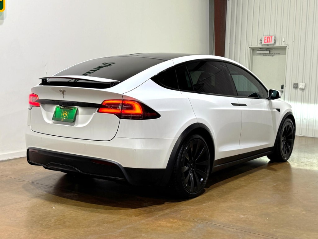 2022 Tesla Model X Image 7