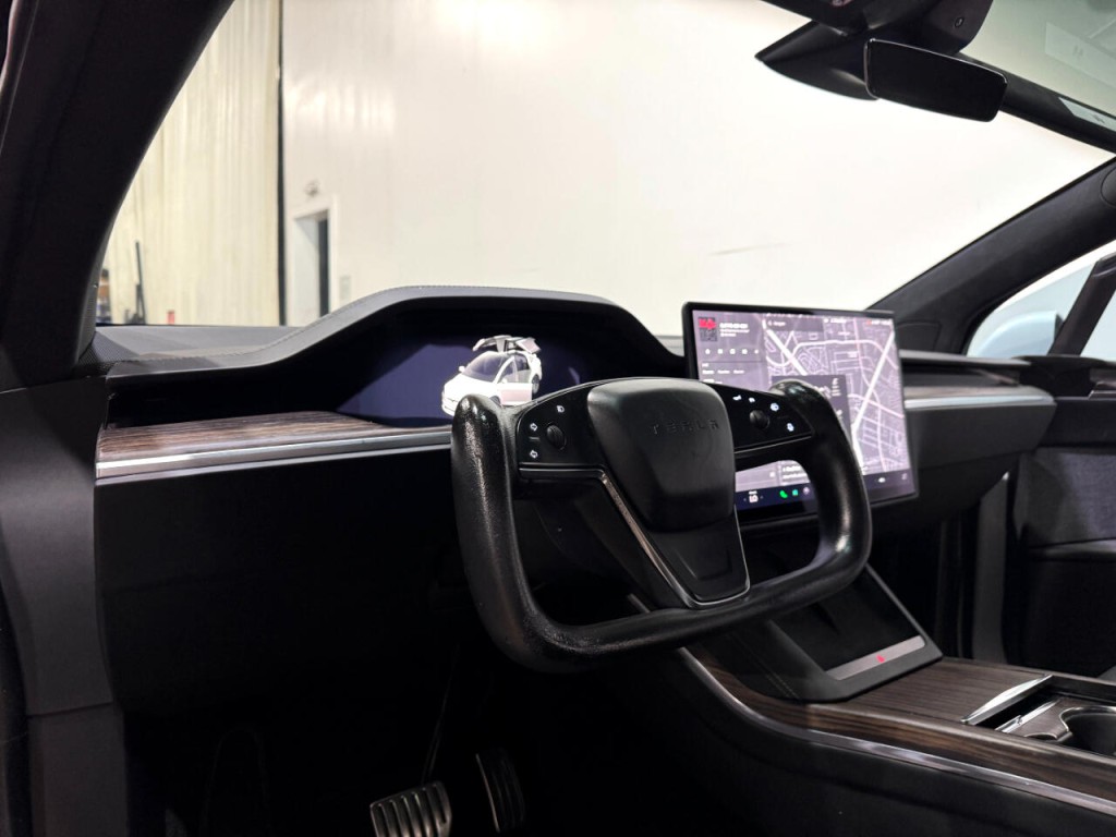 2022 Tesla Model X Image 9