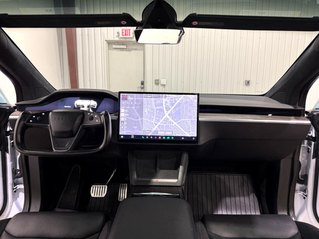 2022 Tesla Model X Image 17