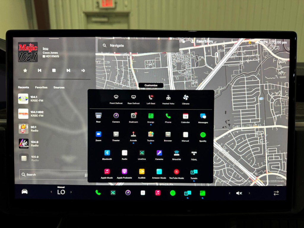 2022 Tesla Model X Image 34