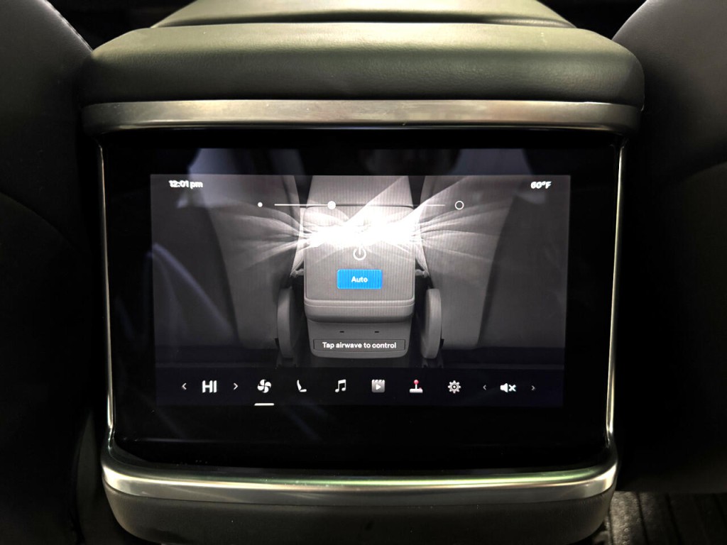 2022 Tesla Model X Image 38